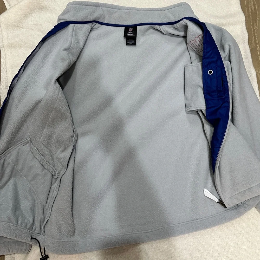 NWOT‎ - New York Giants fleece jacket. Women’s XL long sleeve.
Put to pit: 22” - Picture 9 of 10